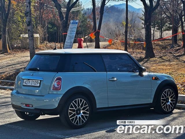 Mini Cooper SE, 2011 3