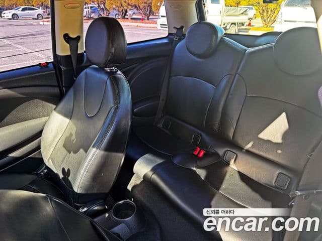 Mini Cooper SE, 2011 17