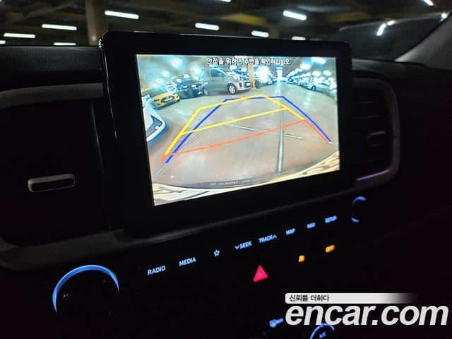 Hyundai Venue 1.6 Flux, 2020 14