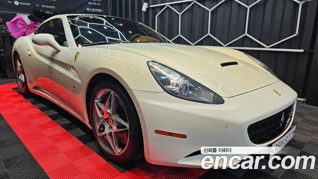 Ferrari 캘리포니아 4.3 V8, 2011 2