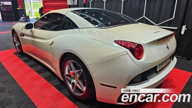 Ferrari 캘리포니아 4.3 V8, 2011 4