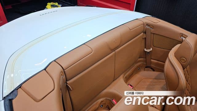 Ferrari 캘리포니아 4.3 V8, 2011 8