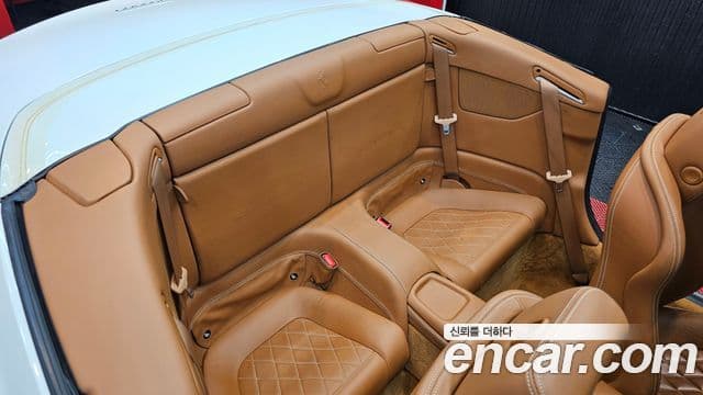 Ferrari 캘리포니아 4.3 V8, 2011 18