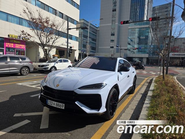 Lamborghini Urus 4.0 V8 SE, 2026 2