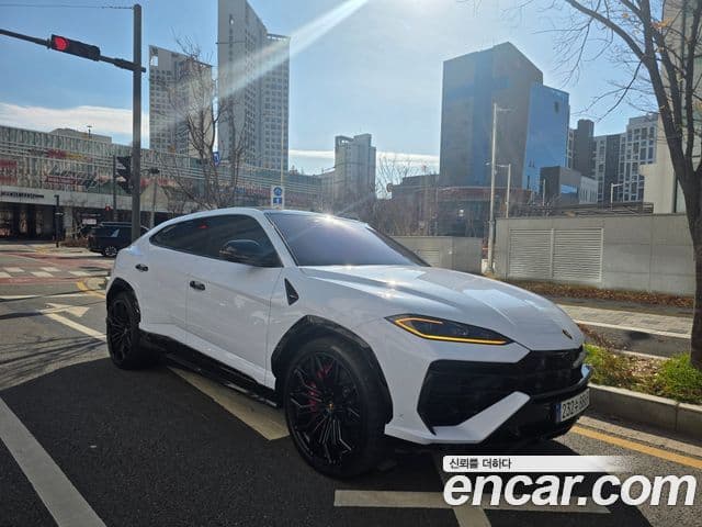 Lamborghini Urus 4.0 V8 SE, 2026 4