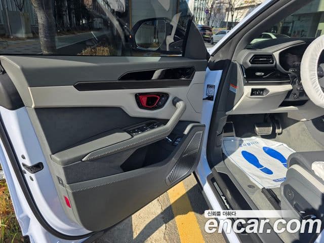 Lamborghini Urus 4.0 V8 SE, 2026 11