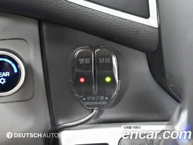 Hyundai 쏠라티 лимузин, 2017 17