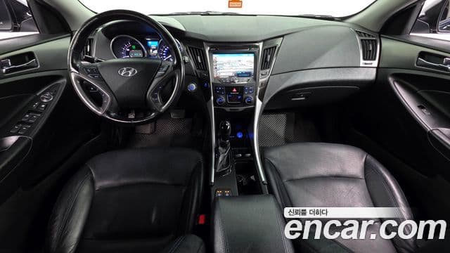 Hyundai Sonata гибрид Modern, 2013 7