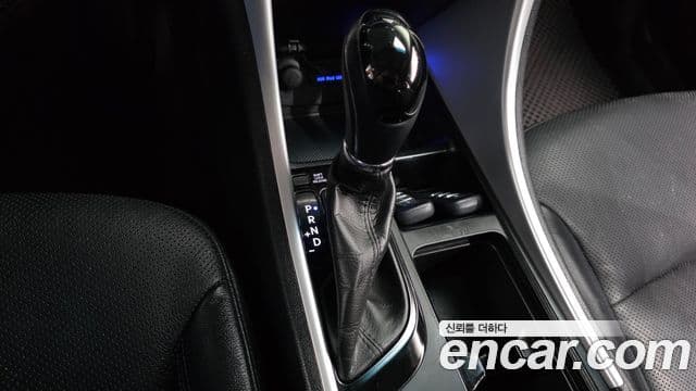 Hyundai Sonata гибрид Modern, 2013 9