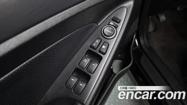 Hyundai Sonata гибрид Modern, 2013 17