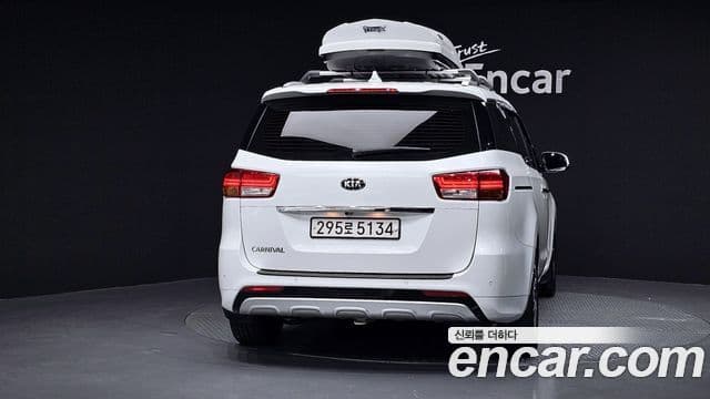 Kia All New Carnival Noblesse, 2018 4