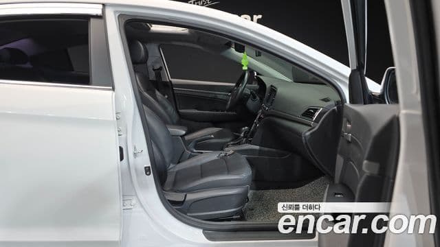 Hyundai Avante AD Modern, 2016 10