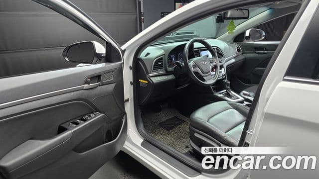 Hyundai Avante AD Modern, 2016 11