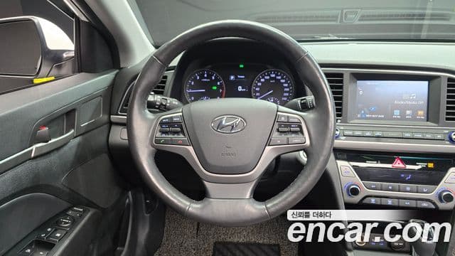 Hyundai Avante AD Modern, 2016 13