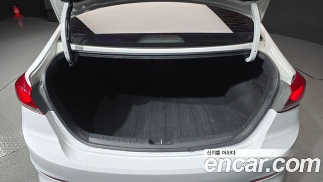 Hyundai Avante AD Modern, 2016 20