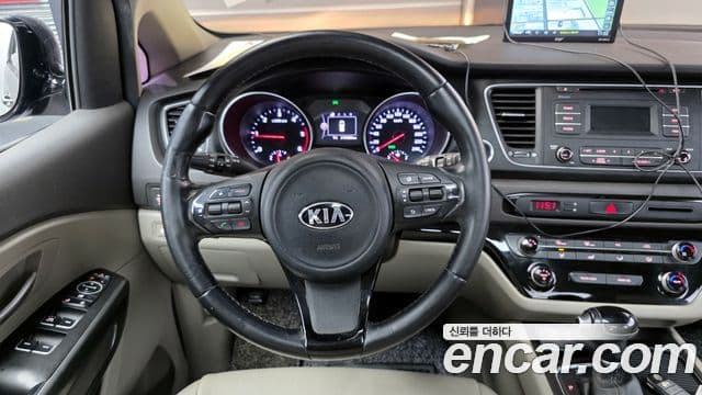 Kia All New Carnival Luxury, 2015 13
