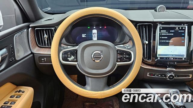 Volvo XC60 2세대 B5 Inscription, 2022 13