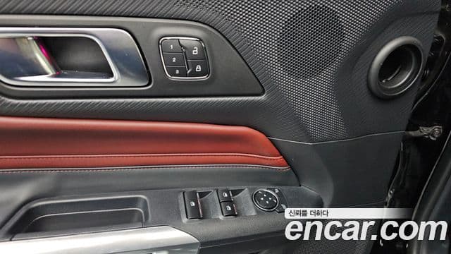 Ford Mustang 7세대 2.3 EcoBoost Premium кабриолет, 2024 13