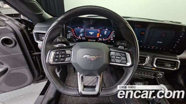 Ford Mustang 7세대 2.3 EcoBoost Premium кабриолет, 2024 15
