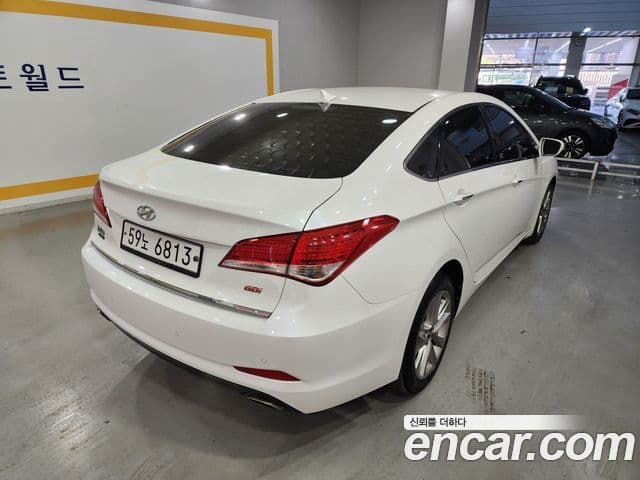 Hyundai i40 살룬 PYL, 2014 18