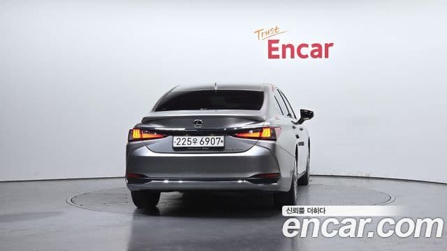Lexus ES300h 7세대 Luxury Plus, 2023 4