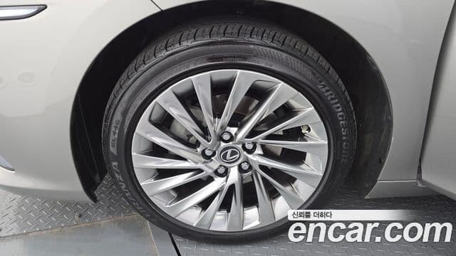 Lexus ES300h 7세대 Luxury Plus, 2023 все фото