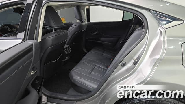 Lexus ES300h 7세대 Luxury Plus, 2023 11