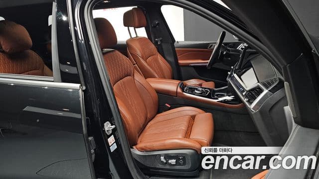 BMW X7 (G07) xDrive 40d M Sport 6인승, 2023 10