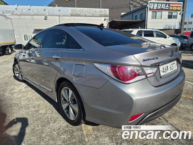 Hyundai Sonata гибрид Royal, 2012 6