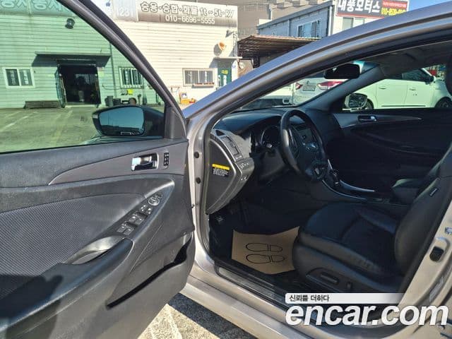 Hyundai Sonata гибрид Royal, 2012 11