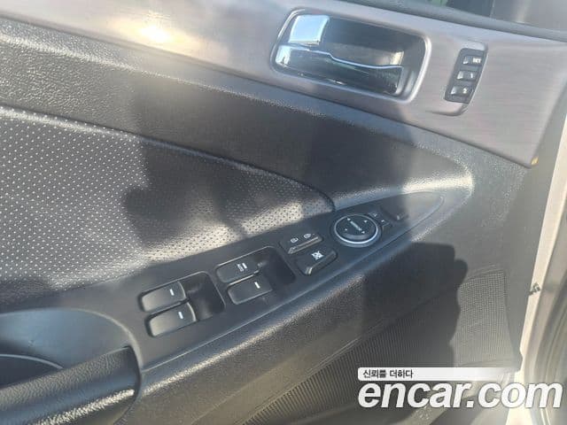 Hyundai Sonata гибрид Royal, 2012 12