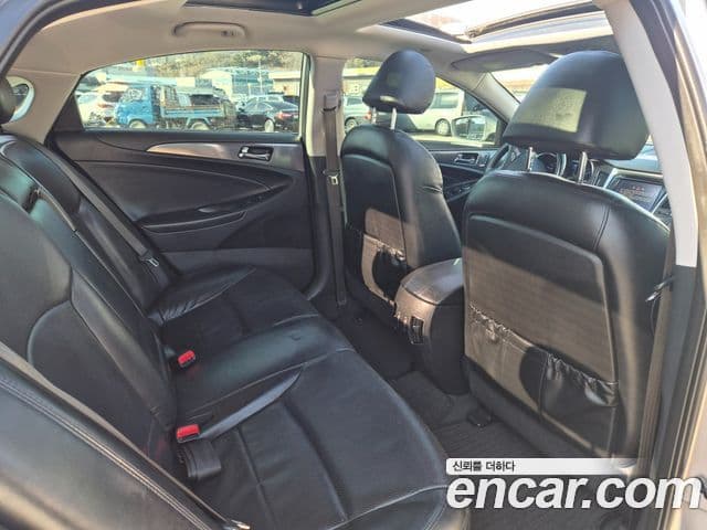 Hyundai Sonata гибрид Royal, 2012 15