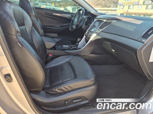 Hyundai Sonata гибрид Royal, 2012 16