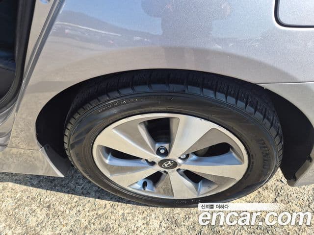 Hyundai Sonata гибрид Royal, 2012 18