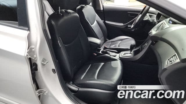 Hyundai Avante MD M16 GDI Avenue, 2013 11