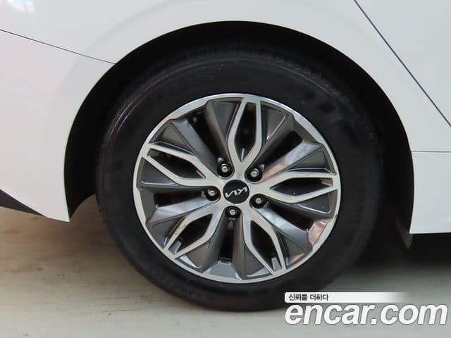 Kia K5 гибрид 3세대 Prestige, 2023 20