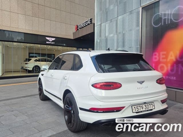 Bentley Bentayga 4.0 V8 Azure, 2023 2