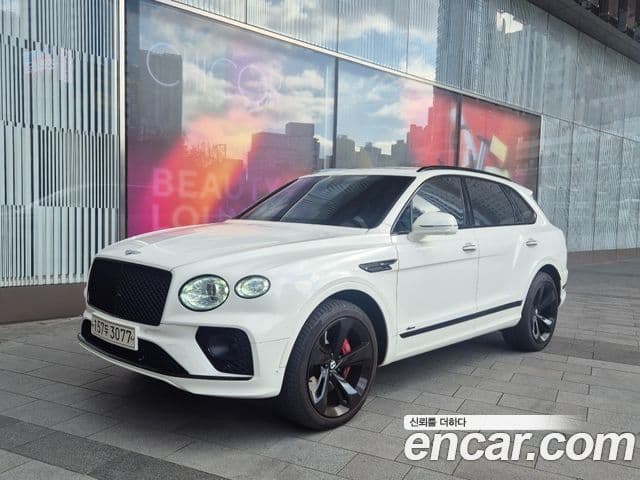 Bentley Bentayga 4.0 V8 Azure, 2023 3