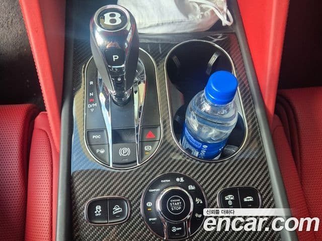 Bentley Bentayga 4.0 V8 Azure, 2023 9