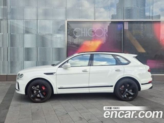 Bentley Bentayga 4.0 V8 Azure, 2023 11