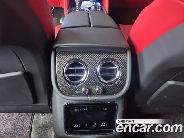 Bentley Bentayga 4.0 V8 Azure, 2023 15