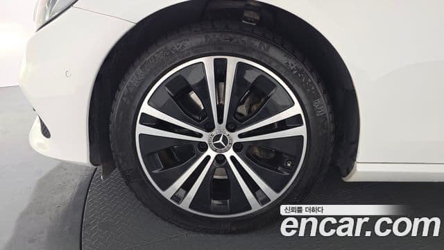 Mercedes-Benz E-класс W213 Avantgarde, 2020 все фото