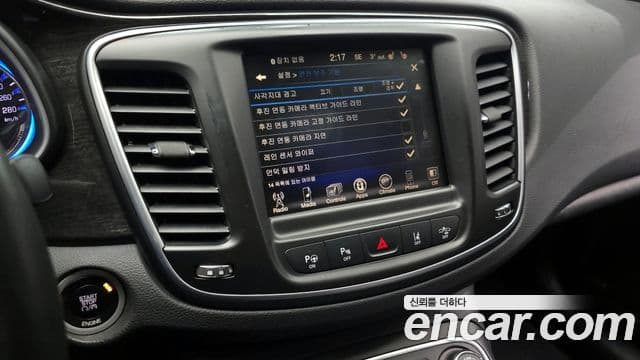 크라이슬러 200 2세대 2.4 C, 2015 16