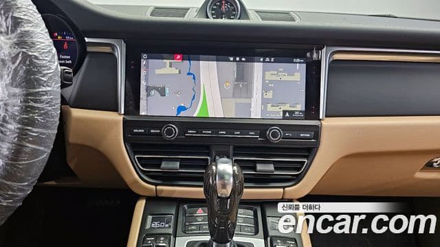 Porsche Macan 95B, 2021 14