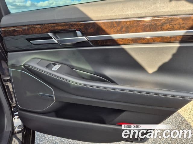 Genesis G90 Luxury, 2019 18