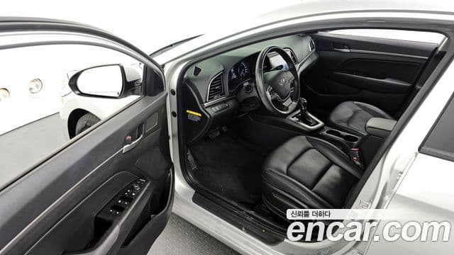 Hyundai Avante AD 1.6 GDI Smart, 2016 10