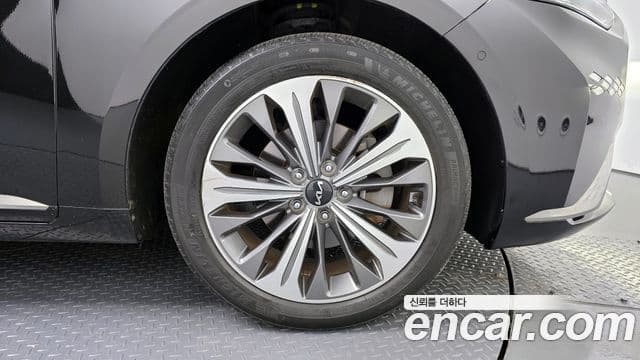 Kia K8 гибрид Signature, 2022 все фото