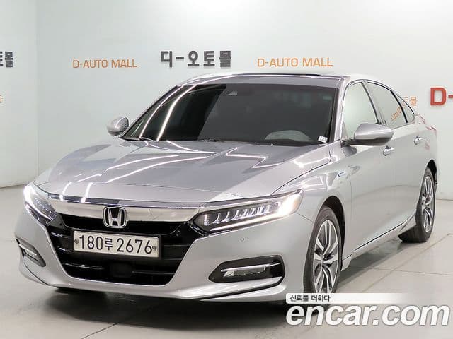 Honda Accord 10세대 2.0 гибрид Туринг (Touring), 2019 1