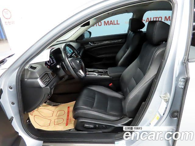 Honda Accord 10세대 2.0 гибрид Туринг (Touring), 2019 6