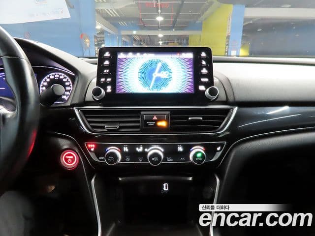 Honda Accord 10세대 2.0 гибрид Туринг (Touring), 2019 12